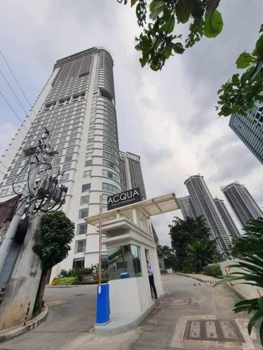 Aveline Suites Elite Rockwell View Acqua Private Residences Near Rockwell Makati Manila Exterior photo